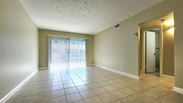 1501 Crescent Circle #D36, Lake Park, FL 33403