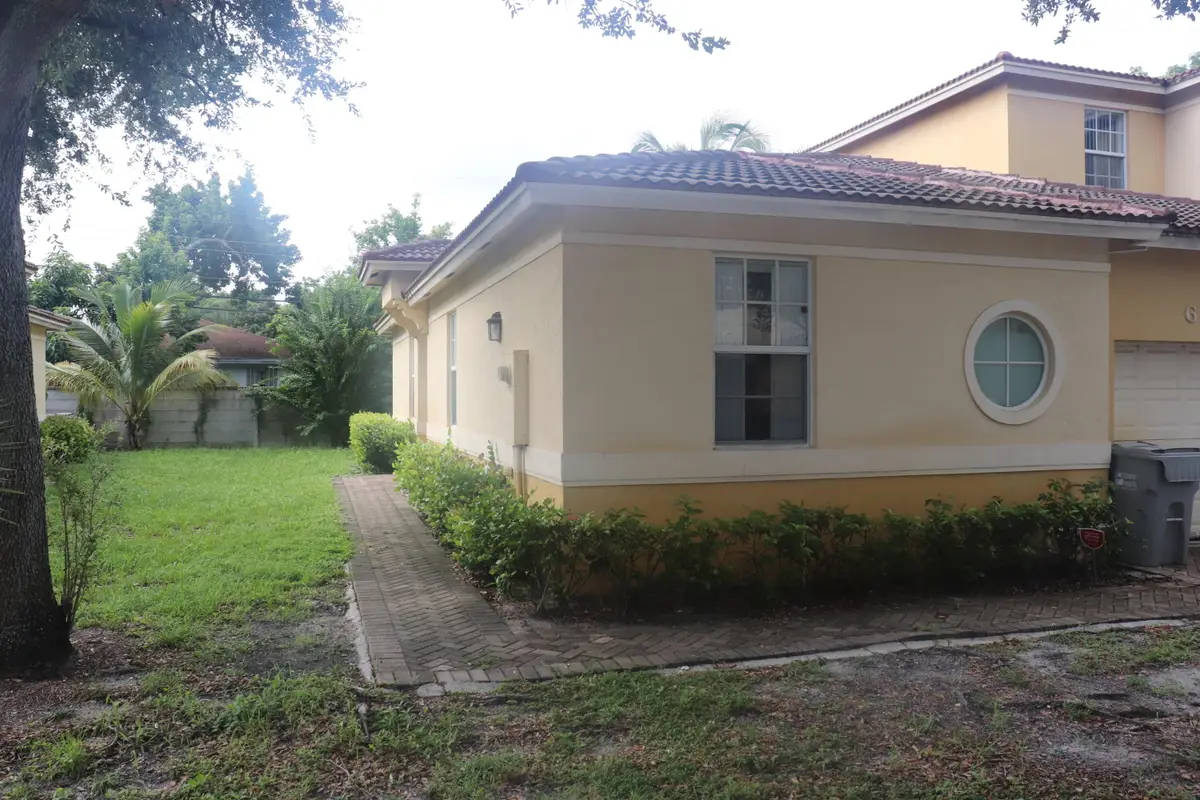 613 NW 21st Avenue, Pompano Beach, FL 33069 - #1