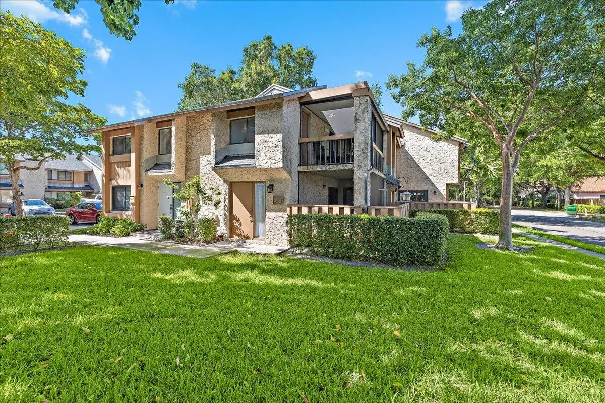 130 Wimbledon Lake Drive, Plantation, FL 33324 - #1