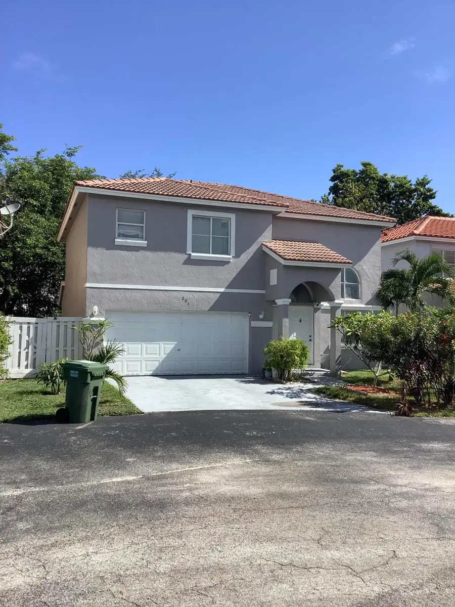 201 SW 98th Terrace, Pembroke Pines, FL 33025 - #2
