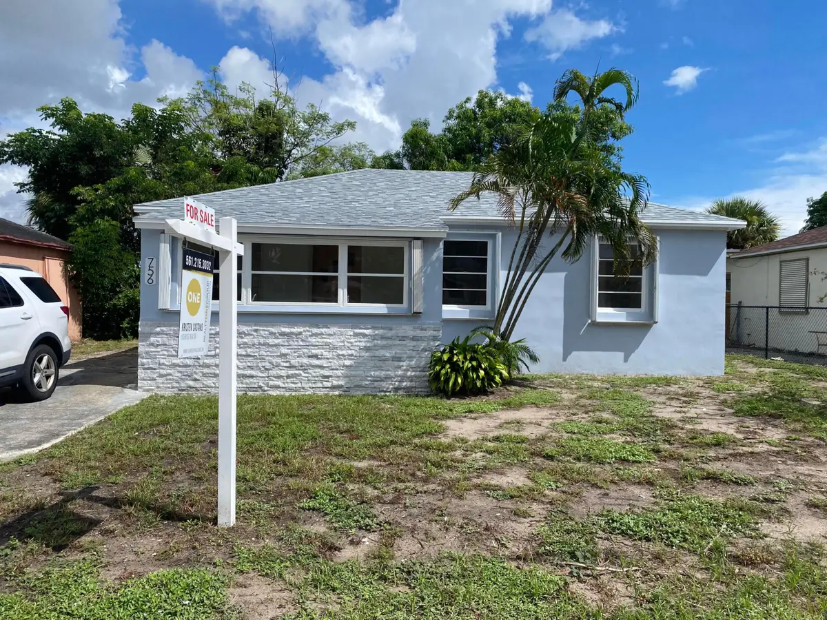 756 W 1st Street, Riviera Beach, FL 33404 - #1