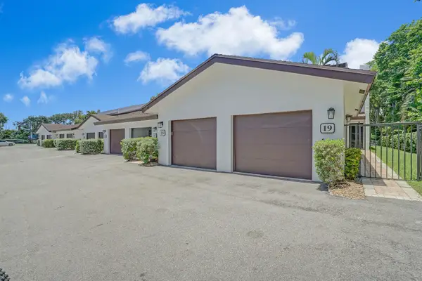 1301 N Riverside Drive #19, Pompano Beach, FL 33062