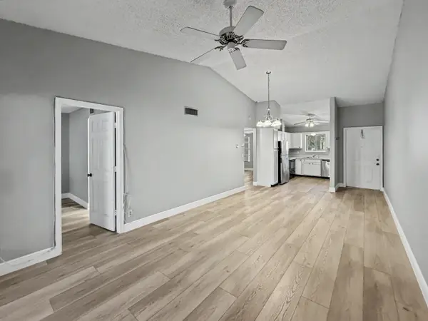 330 Palmwood Place #210, Boca Raton, FL 33431