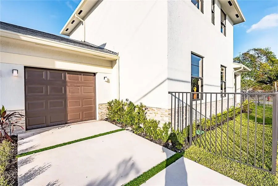 1101 NE 3rd Avenue, Fort Lauderdale, FL 33304 - #2