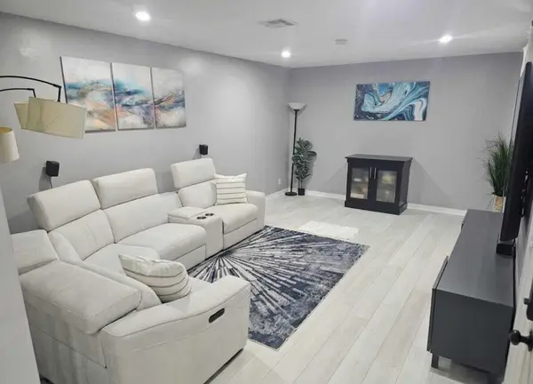 2492 NW 99th Avenue, Coral Springs, FL 33065