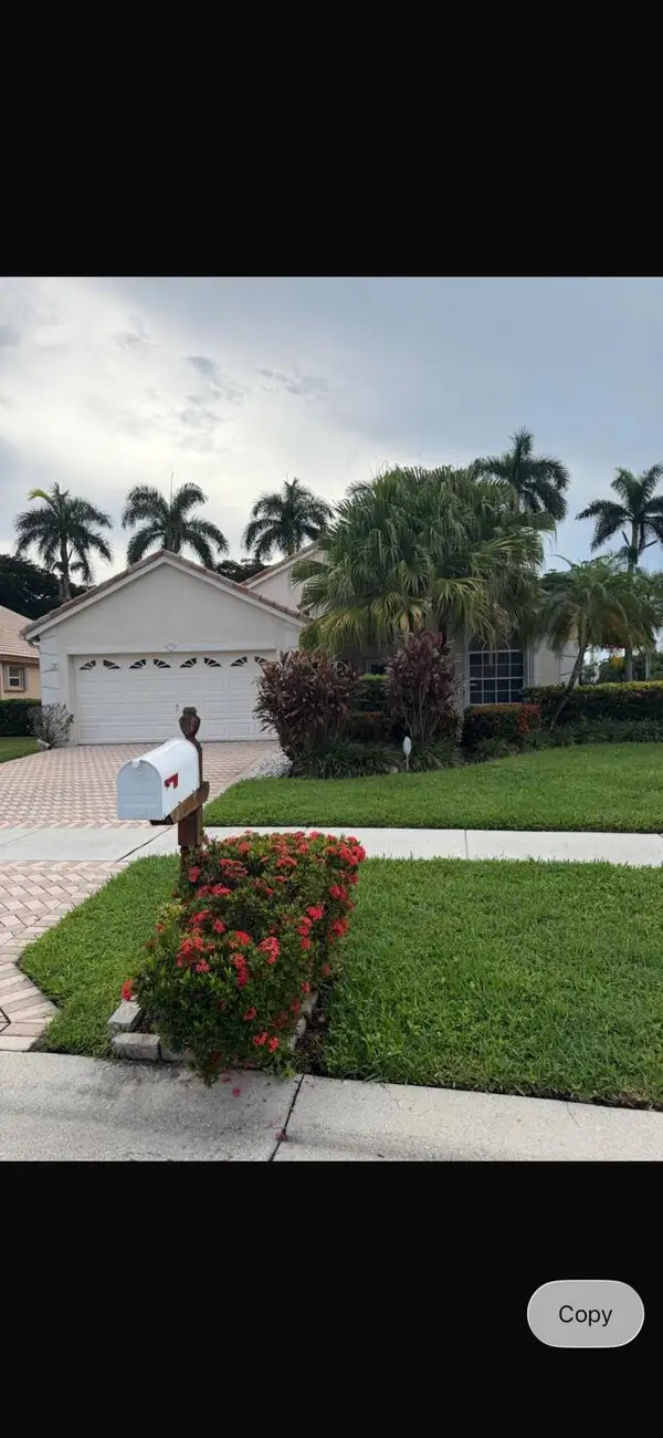 1951 Oak Berry Circle, Wellington, FL 33414