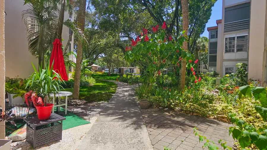 2650 NW 49th Avenue # 318, Lauderdale Lakes, FL 33313 - #2