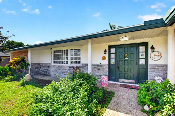 7866 Saint Andrews Road, Lake Worth, FL 33467