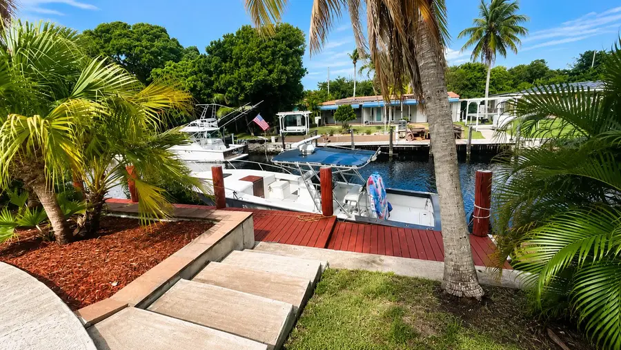 2041 SW 23rd Avenue, Fort Lauderdale, FL 33312 - #2