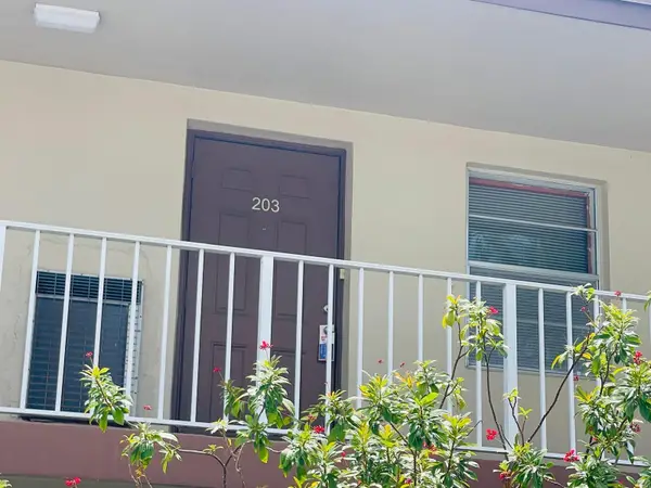 7200 NW 5th Place #203, Margate, FL 33063
