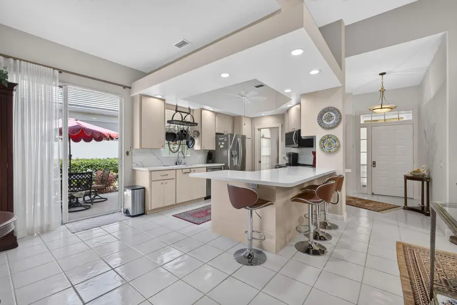 8390 E Garden Oaks Circle, Palm Beach Gardens, FL 33410 - #3