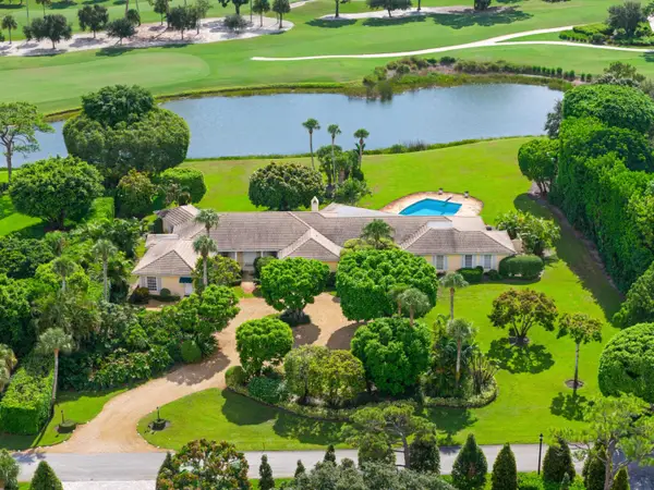 8 Country Road W, Boynton Beach, FL 33436