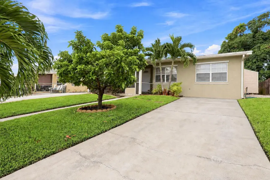 560 Seagrape Road, Lantana, FL 33462 - #3