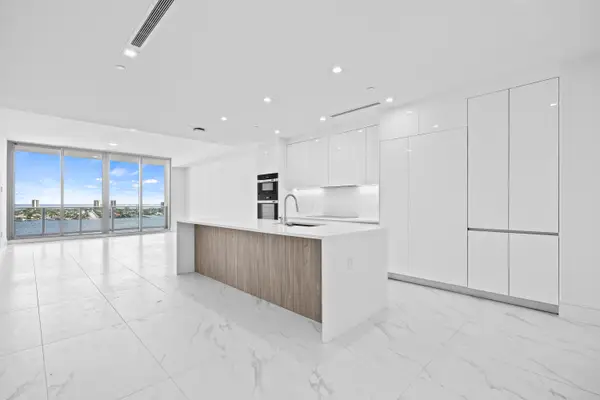 220 Lake Shore Drive #1608, Lake Park, FL 33403