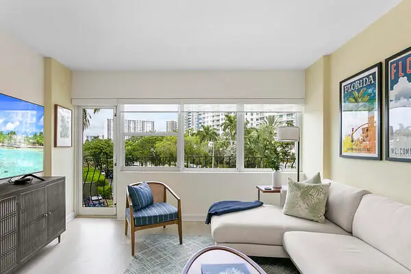 3250 NE 28th Street #305, Fort Lauderdale, FL 33308 - #2