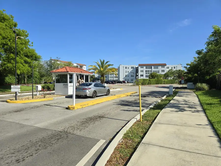 2860 Somerset Drive #317K, Lauderdale Lakes, FL 33311 - #2