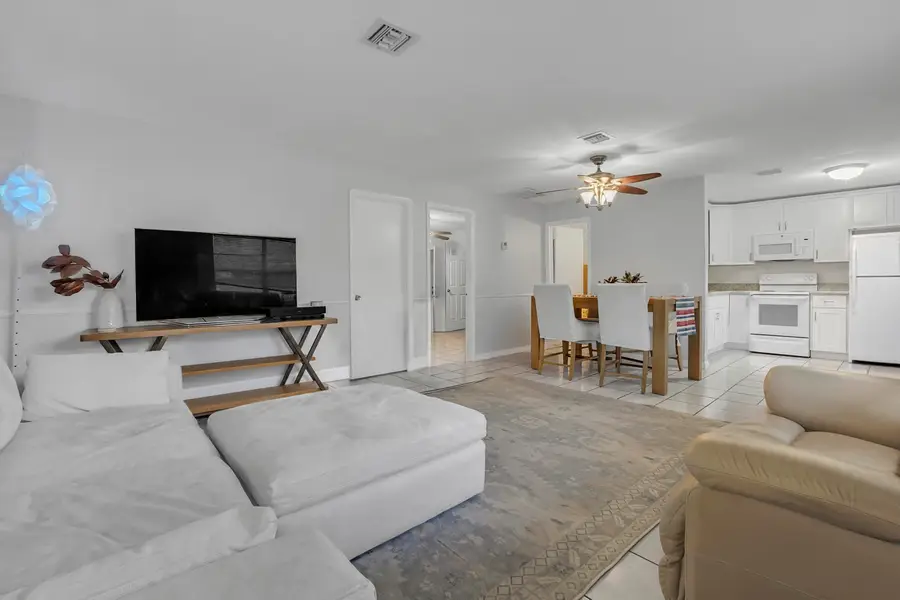 512 Holly Drive #1, Palm Beach Gardens, FL 33410 - #2