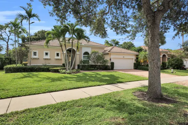 103 Magnolia Way, Tequesta, FL 33469