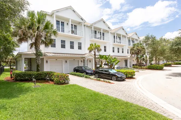 6807 Lakeside Circle N #102-1, Davie, FL 33314