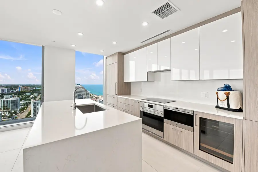 153 N Seabreeze Boulevard #2404, Fort Lauderdale, FL 33304 - #3