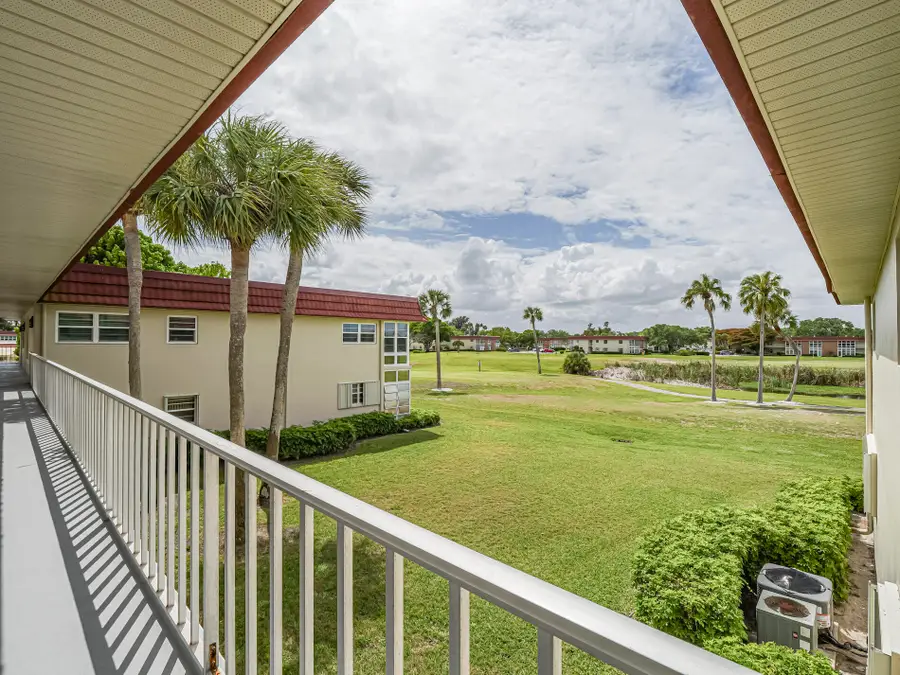 27 Pine Arbor Lane #205, Vero Beach, FL 32962 - #2