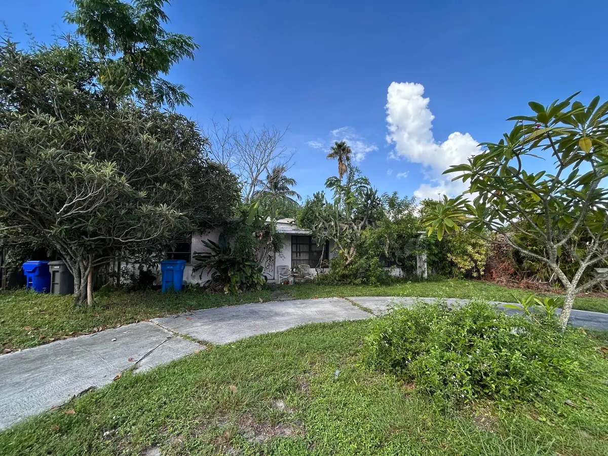 36 Thomas Road, West Park, FL 33023 - #1