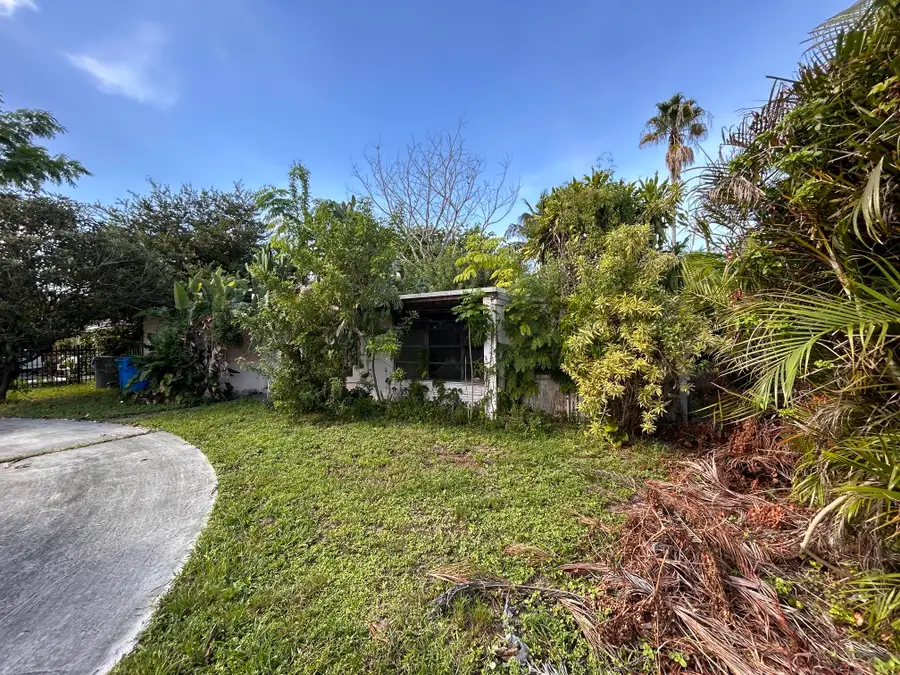 36 Thomas Road, West Park, FL 33023 - #2