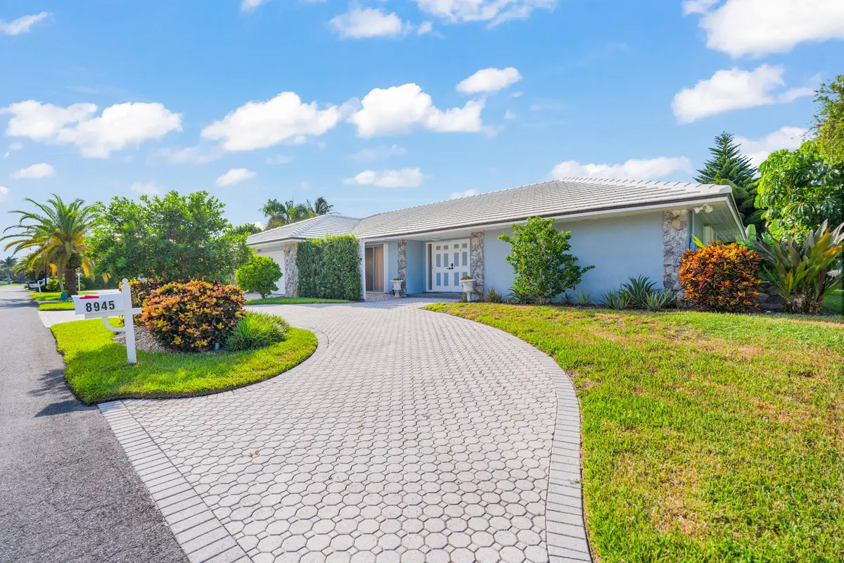 8945 SE Harbor Island Way, Hobe Sound, FL 33455 - #1
