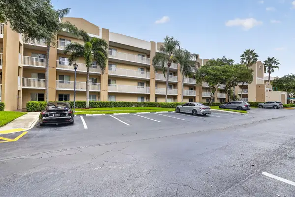 9537 Weldon Circle #405, Tamarac, FL 33321