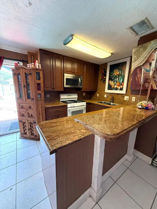 1441 W Central Street, Lantana, FL 33462