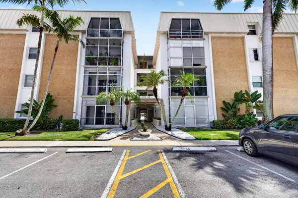 3040 NE 16th Avenue #110, Oakland Park, FL 33334