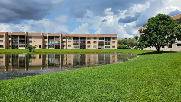 2981 N Nob Hill Road #201, Sunrise, FL 33322