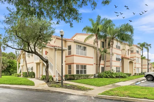 3350 Pinewalk Drive N #1411, Margate, FL 33063