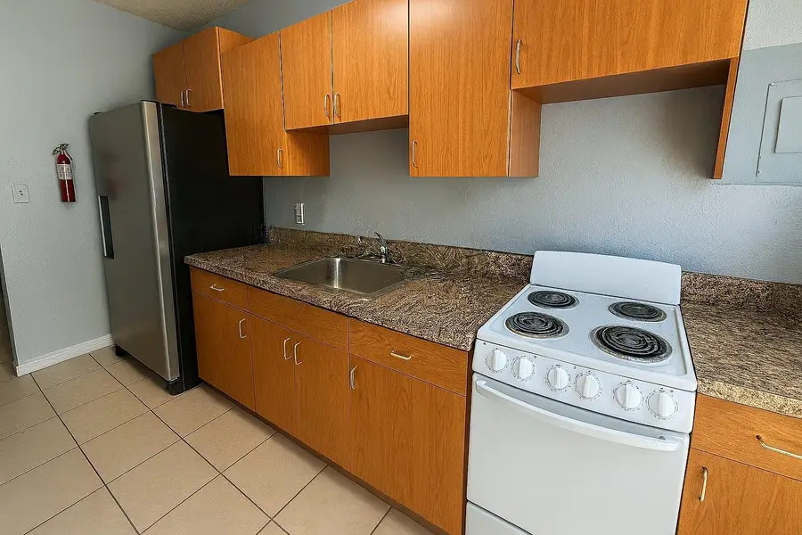 741 NW 10th Terrace, Fort Lauderdale, FL 33311 - #3