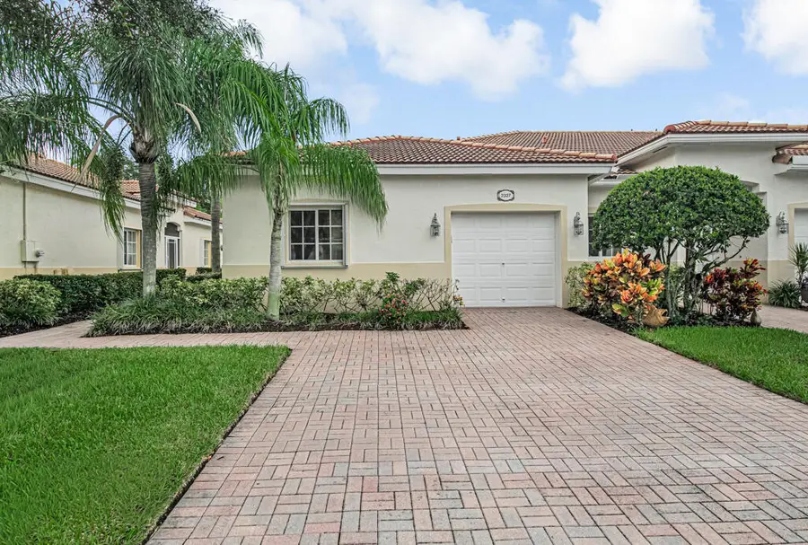 2327 Windjammer Way, West Palm Beach, FL 33411 - #2