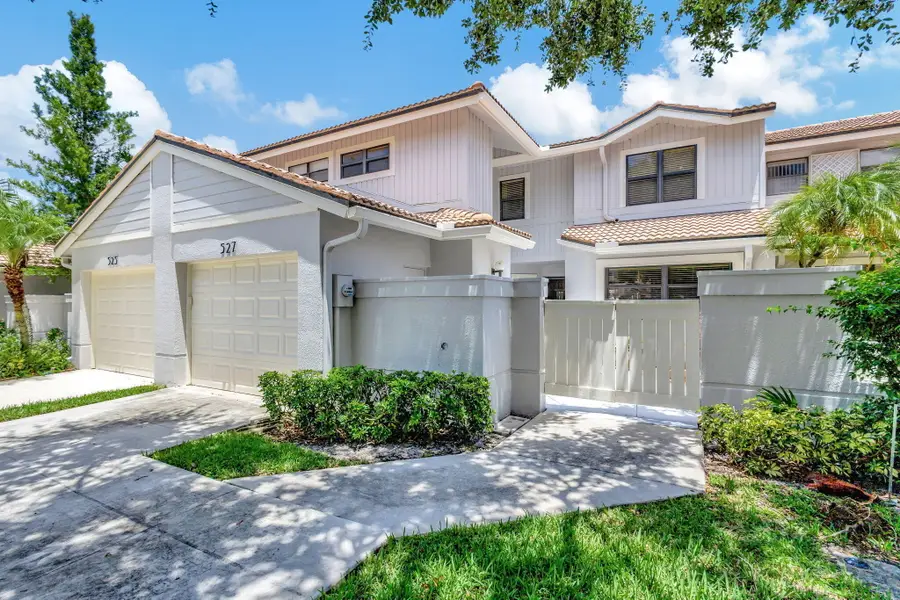 527 Prestwick Circle, Palm Beach Gardens, FL 33418 - #3
