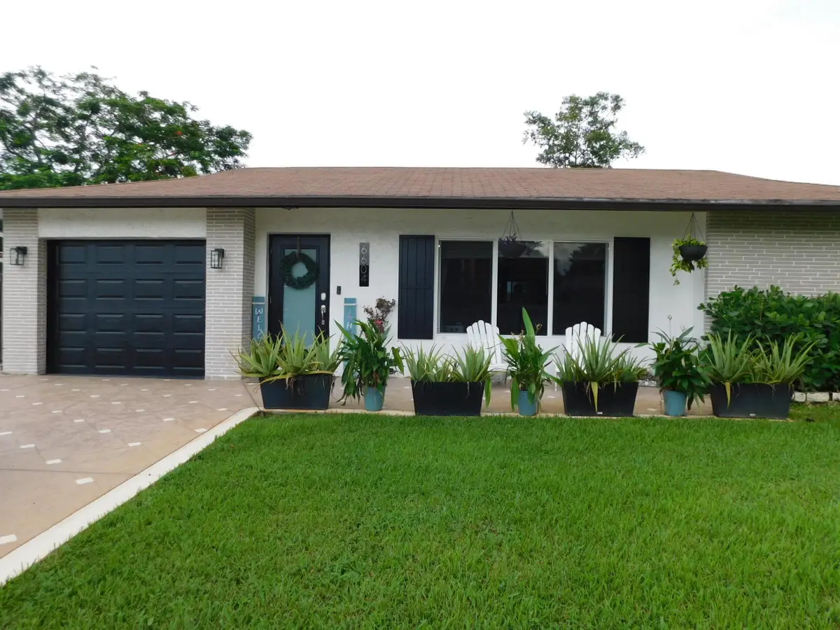 6604 NW 93rd Avenue, Tamarac, FL 33321 - #1