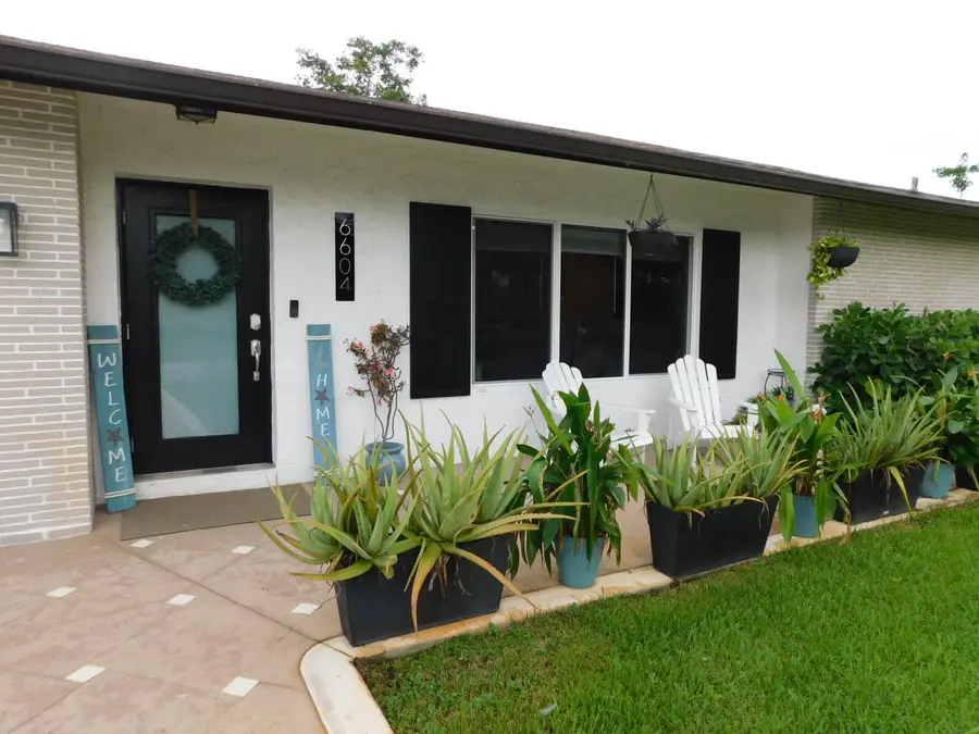 6604 NW 93rd Avenue, Tamarac, FL 33321 - #2