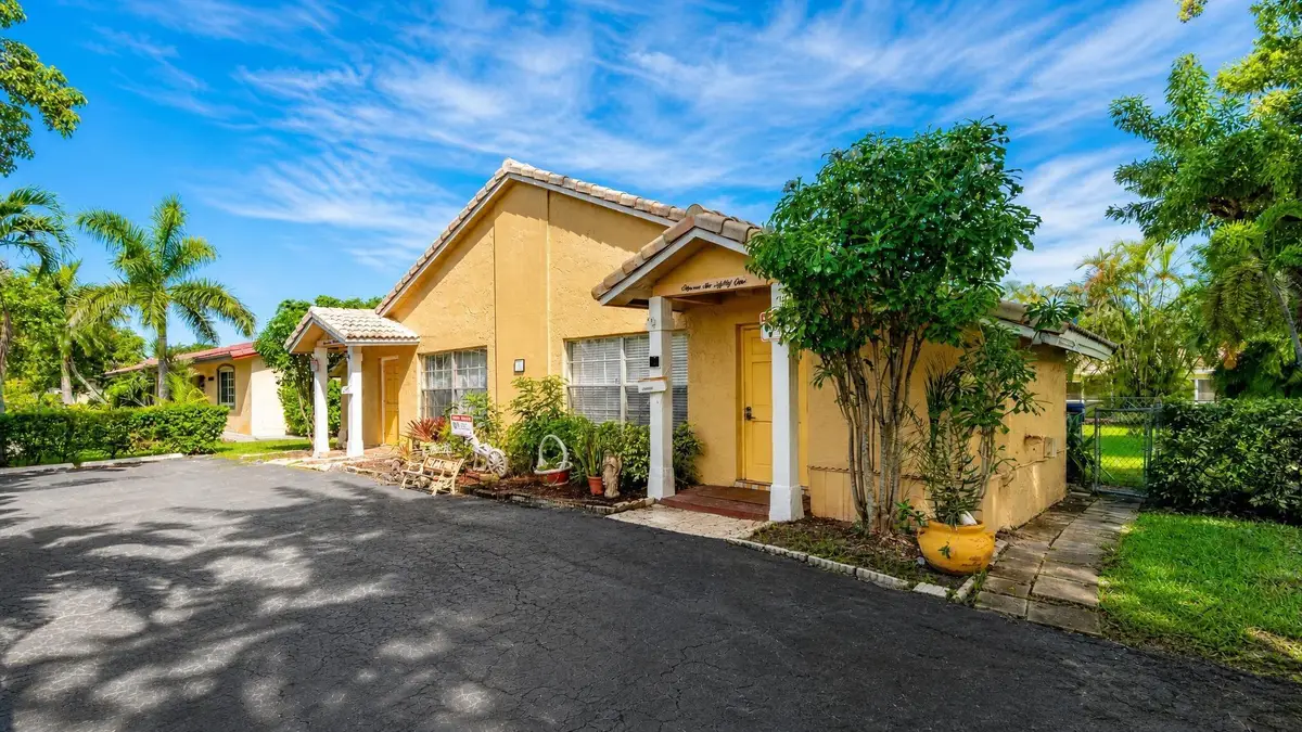 11281 NW 39th Street, Coral Springs, FL 33065 - #1