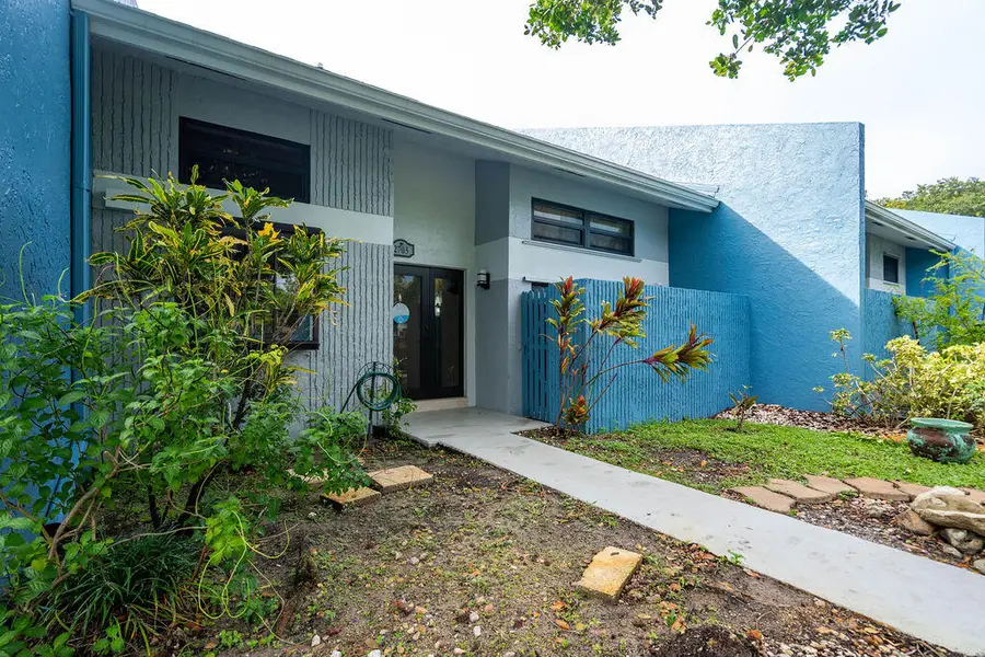 2840 S Oakland Forest Drive #2703, Oakland Park, FL 33309 - #3