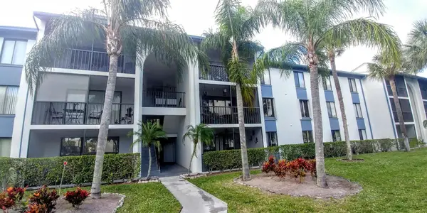 1009 Green Pine Boulevard #D3, West Palm Beach, FL 33409