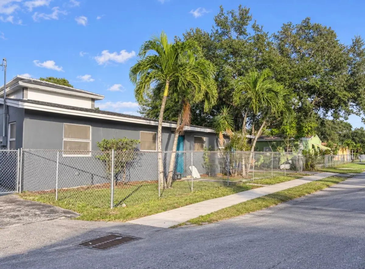 800 NW 16th Avenue #1-2, Fort Lauderdale, FL 33311 - #1
