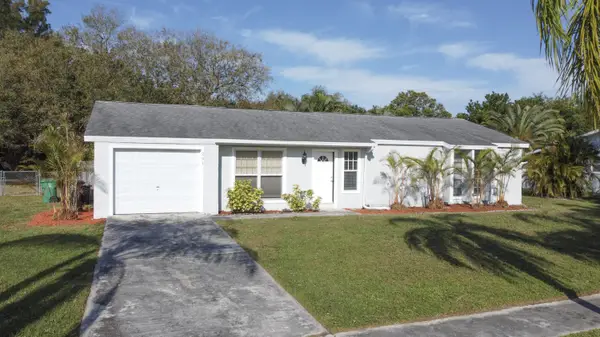 231 NE Solida Circle, Port St Lucie, FL 34983