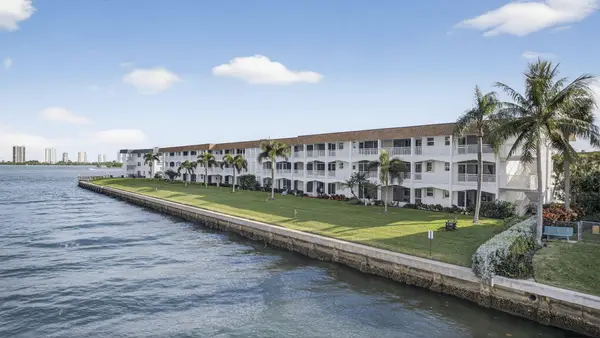 111 Shore Court #301, North Palm Beach, FL 33408