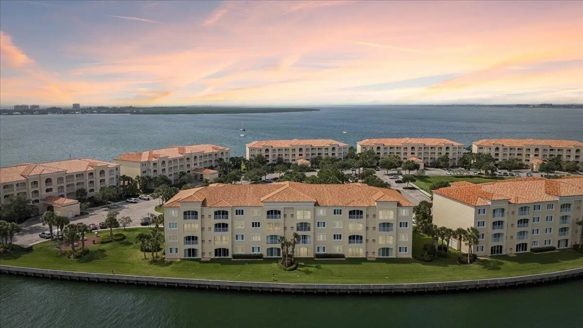 19 Harbour Isle Drive W #202, Fort Pierce, FL 34949 - #1