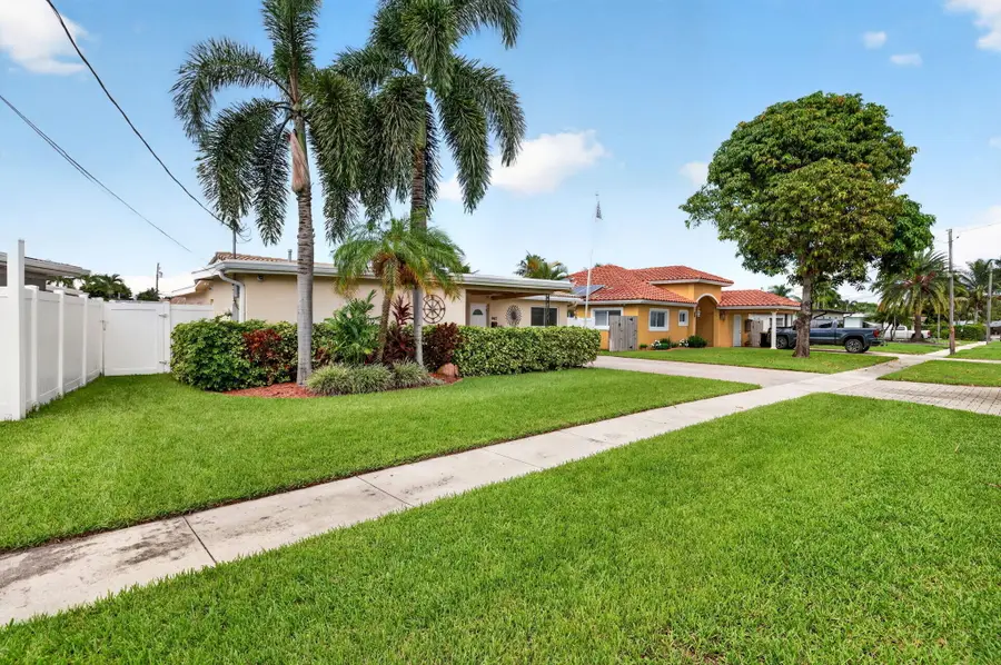 943 Nautilus Isle, Dania Beach, FL 33004 - #3