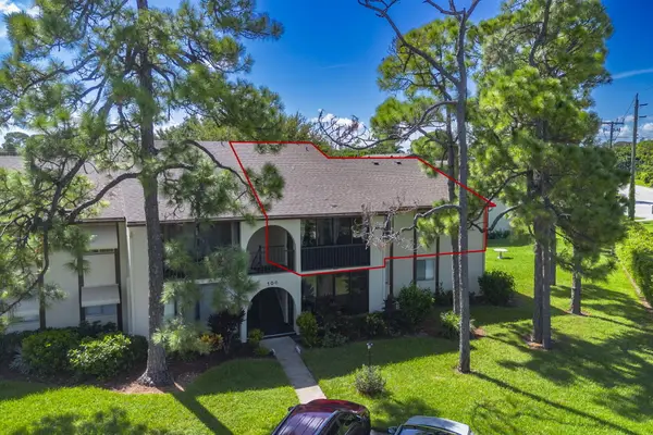 106 Lake Pine Circle #D-2, Greenacres, FL 33463
