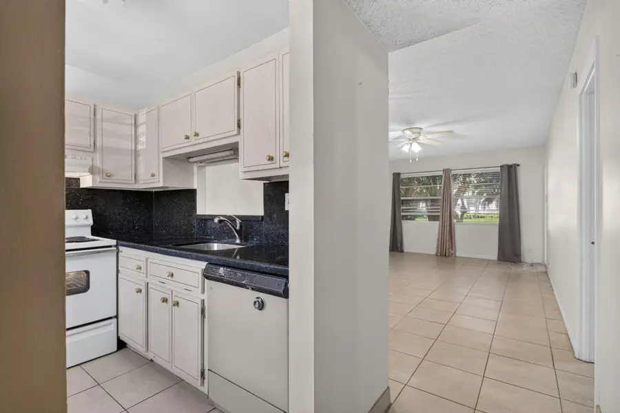 5181 W Oakland Park Boulevard #104, Lauderdale Lakes, FL 33313 - #3