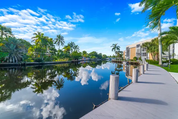 2990 NE 16th Avenue #304, Oakland Park, FL 33334