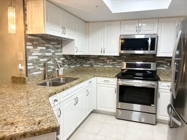 1000 Crestwood Court S #1005, Royal Palm Beach, FL 33411